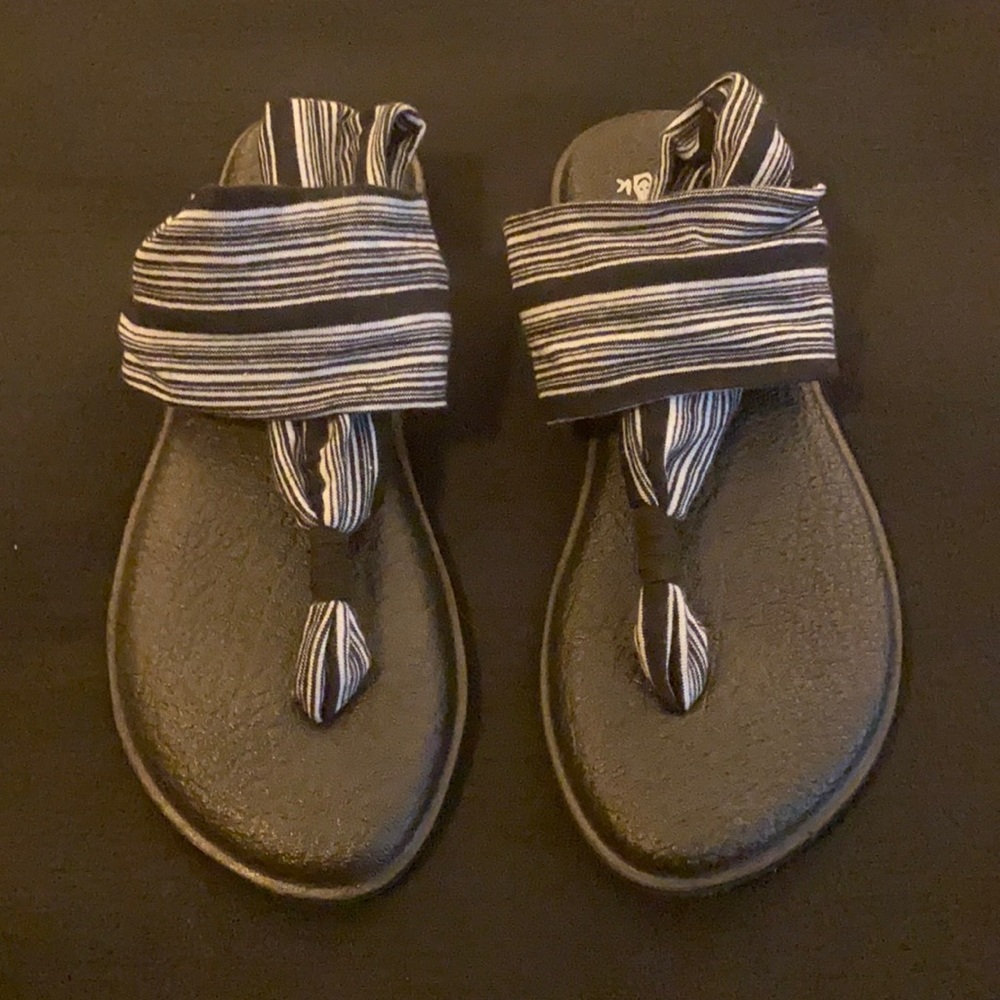 Ladies Sanuk Sandal- Size 6